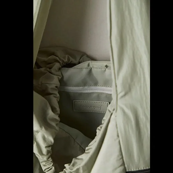 NWT Free People Movement Challenger Carryall Bag - Stone Sage - Picture 4 of 5